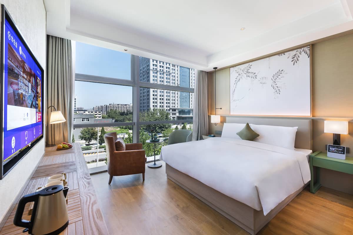 Superior Double Room, Non Smoking (Mainland Chinese Citizen Only | Individually decorated, individually furnished, desk, blackout drapes