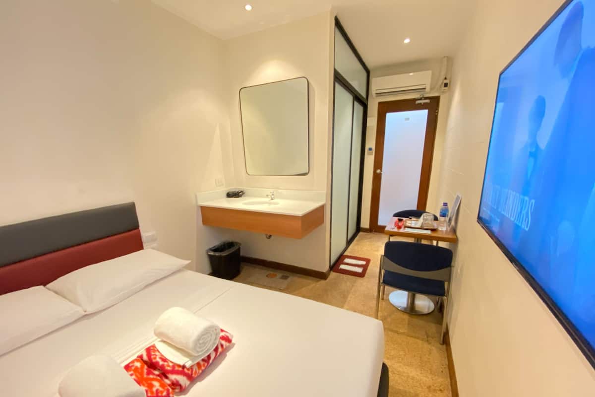Standard Room, 1 Double Bed | Memory foam beds, free WiFi, bed sheets