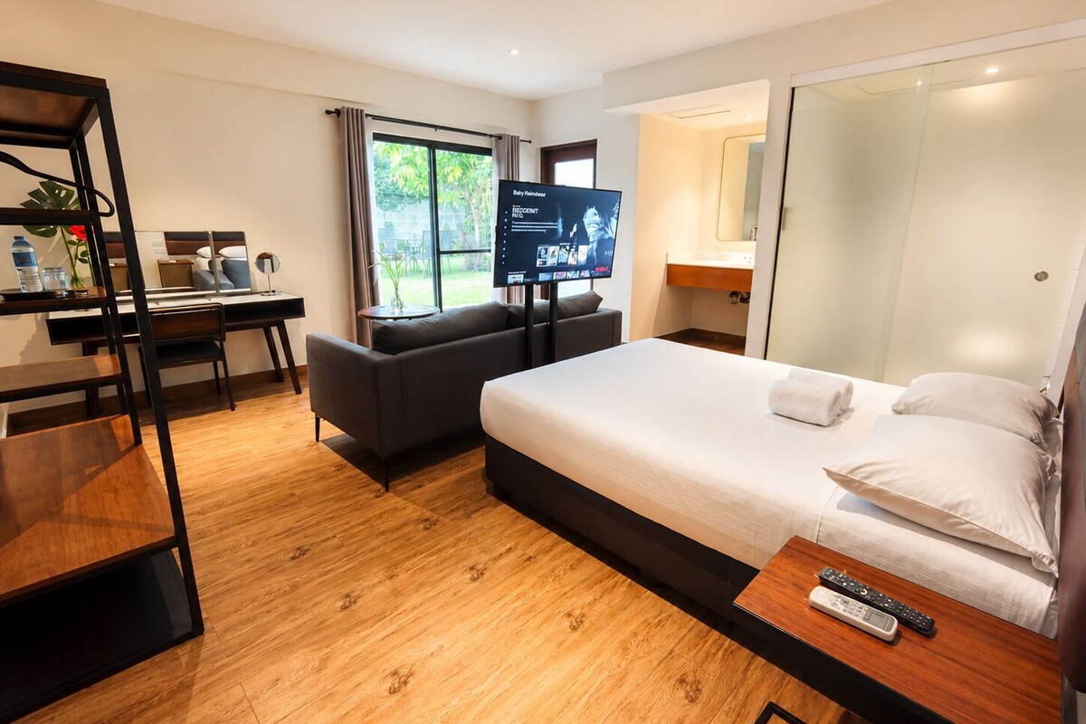 Premier Garden Villa with Private Pool  | Betten mit Memory-Foam-Matratzen, kostenloses WLAN, Bettwäsche