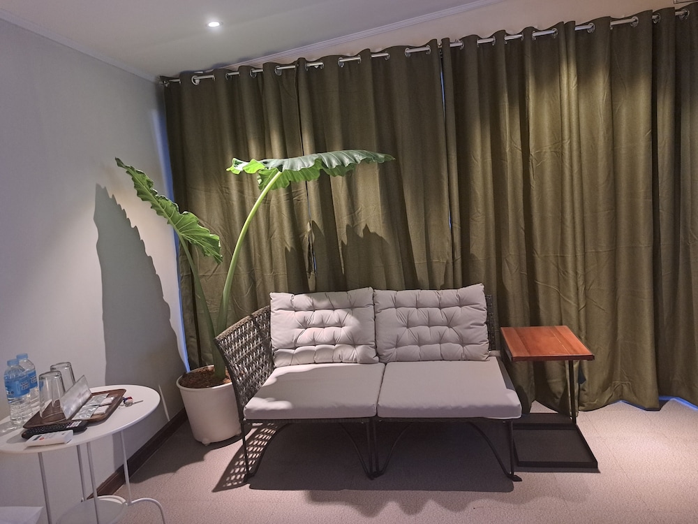 The Hub District Garden Suites photo 8