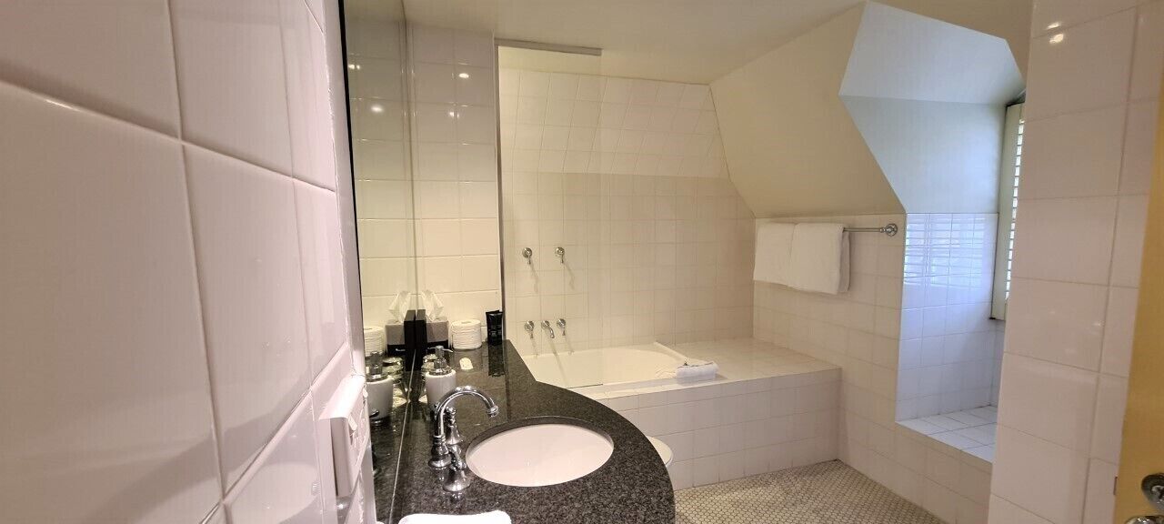 Traditional Room | Bathroom | Combined shower/tub, deep soaking tub, free toiletries, hair dryer