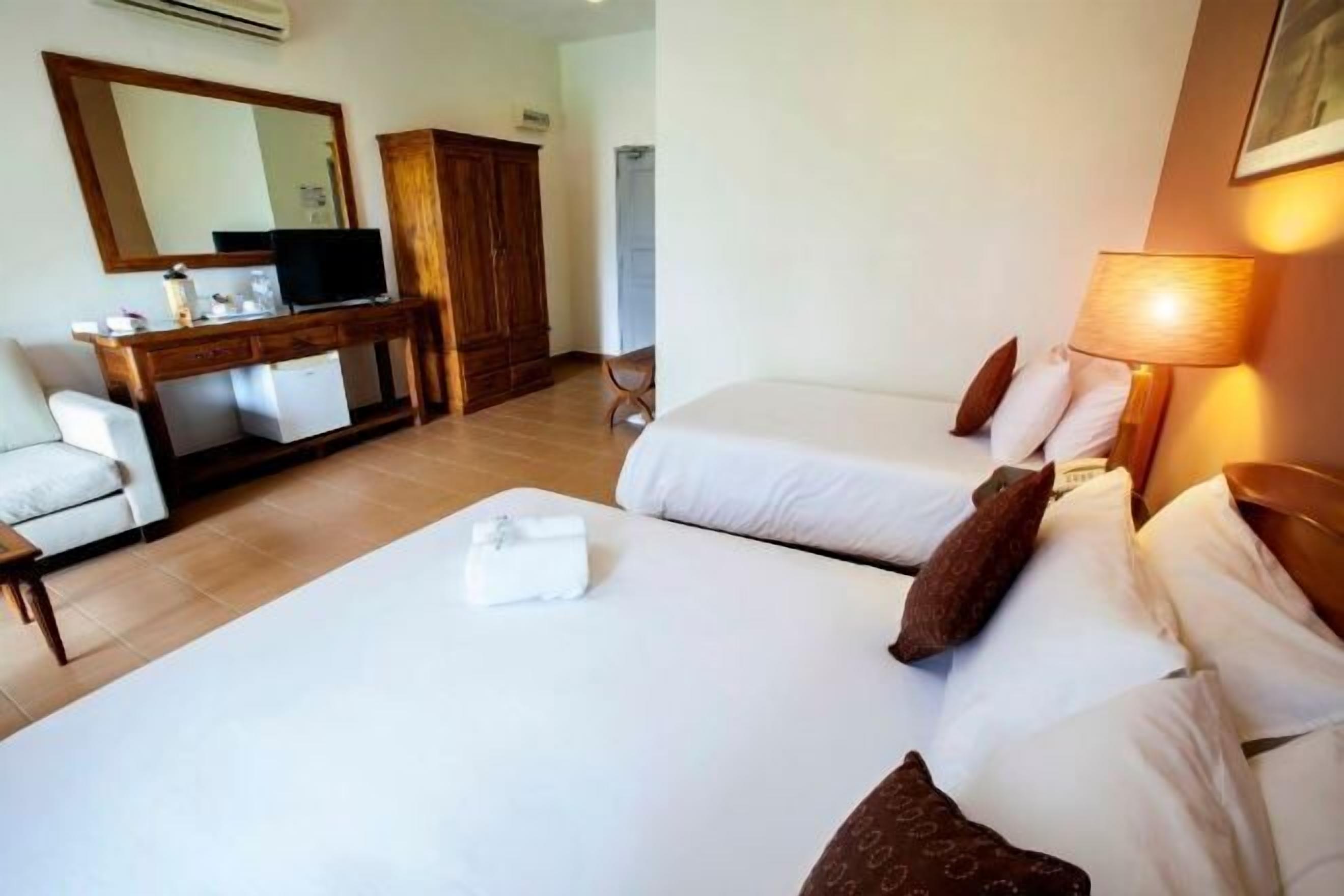 Minibar, individually furnished, desk, laptop workspace