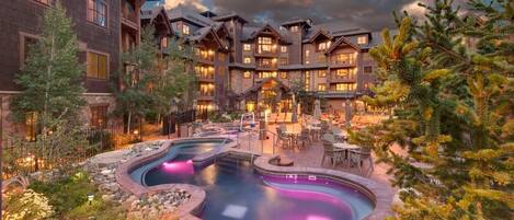 Piscina interna, piscina externa