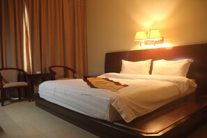 Standard Double Room | Desk, blackout drapes, rollaway beds, free WiFi