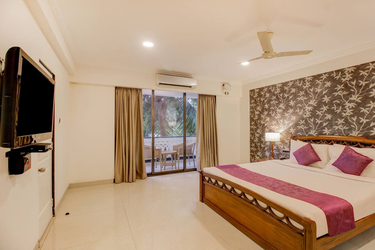 Iron/ironing board, rollaway beds, free WiFi, bed sheets