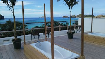 Queen Room with Sea View | Terrace/patio