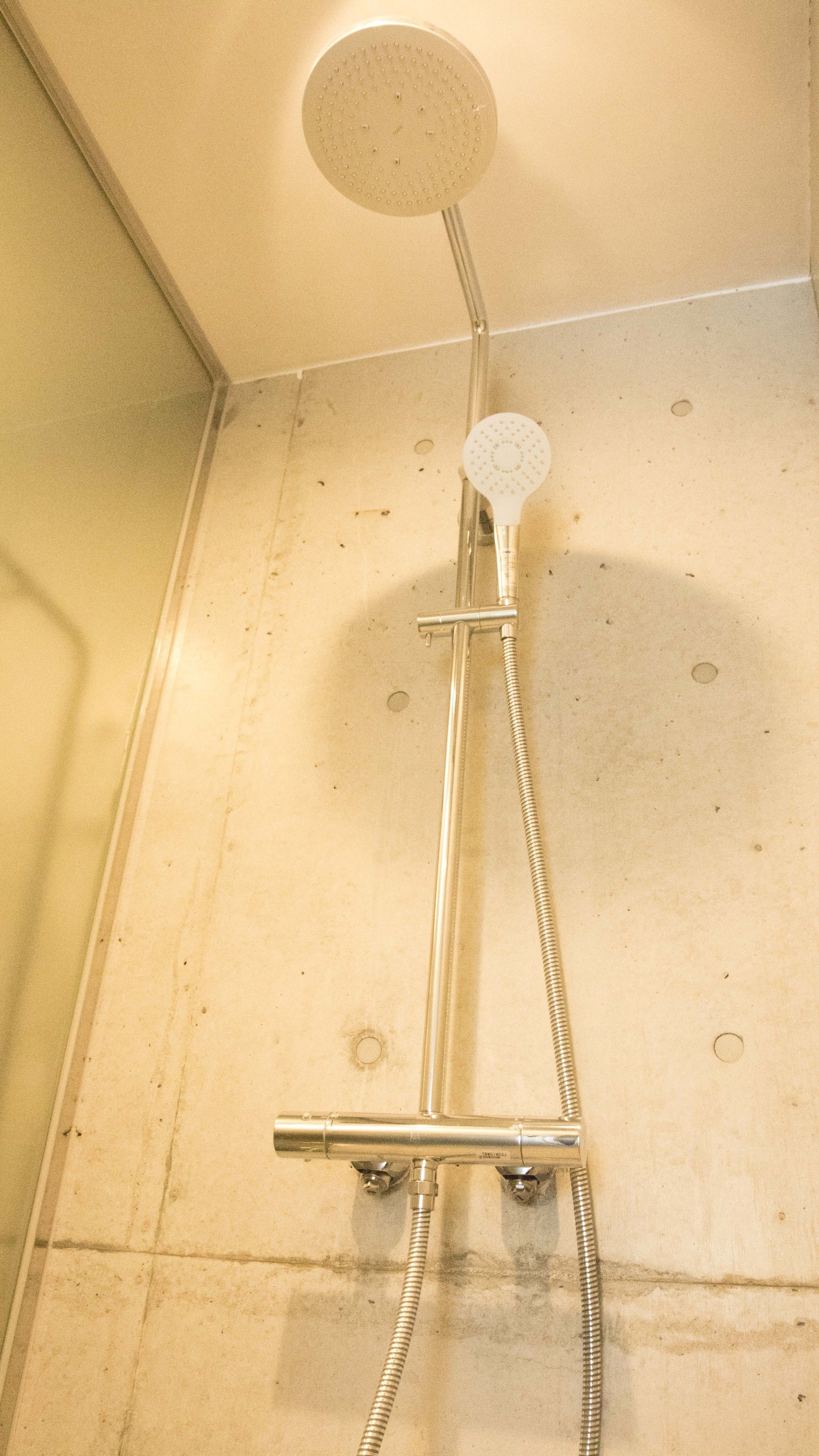 queen room with sea view | bathroom | separate bathtub and shower, deep-soaking bathtub, free toiletries