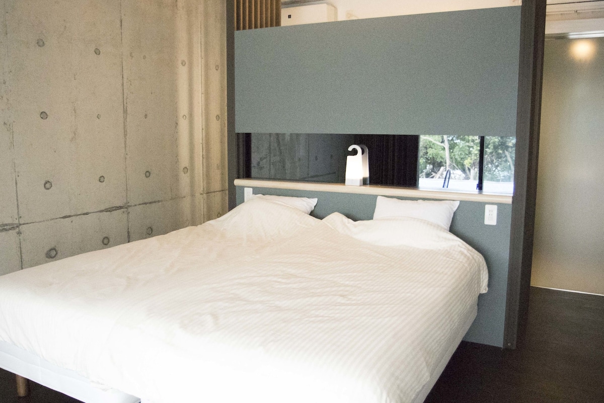 queen room with sea view | 1 bedroom, in-room safe, blackout curtains, free wifi