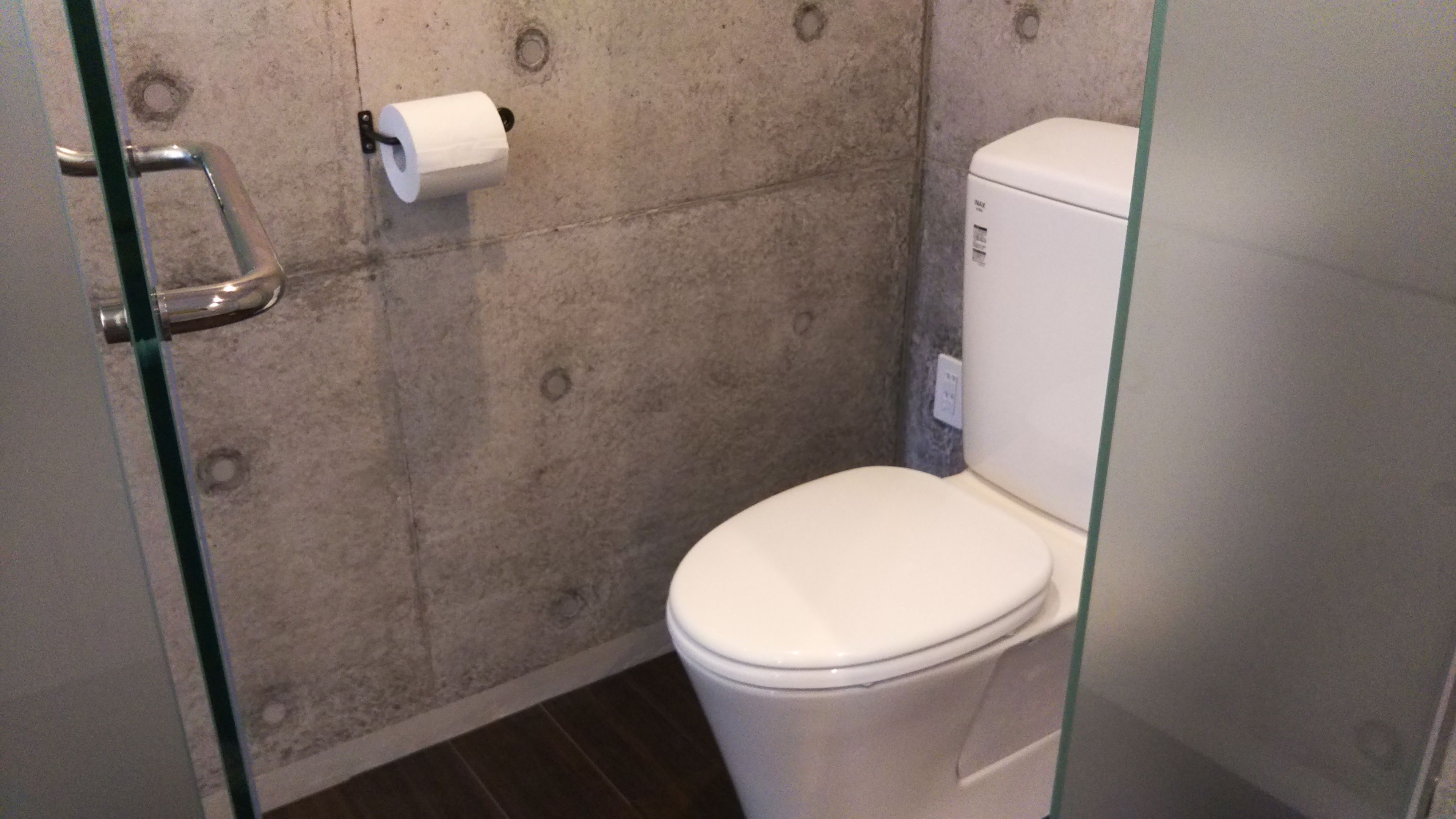 queen room with sea view | bathroom | separate bathtub and shower, deep-soaking bathtub, free toiletries