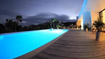 Alberca al aire libre