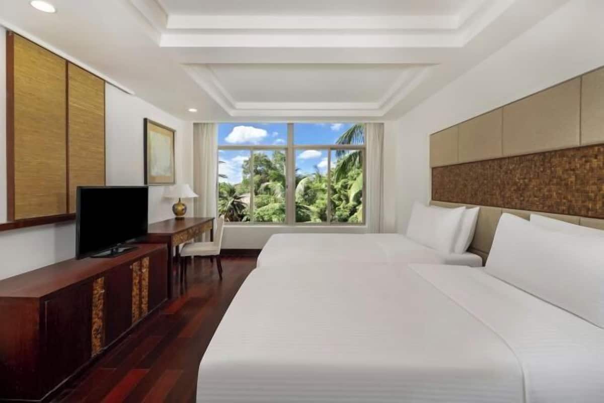 Minibar, in-room safe, desk, blackout drapes