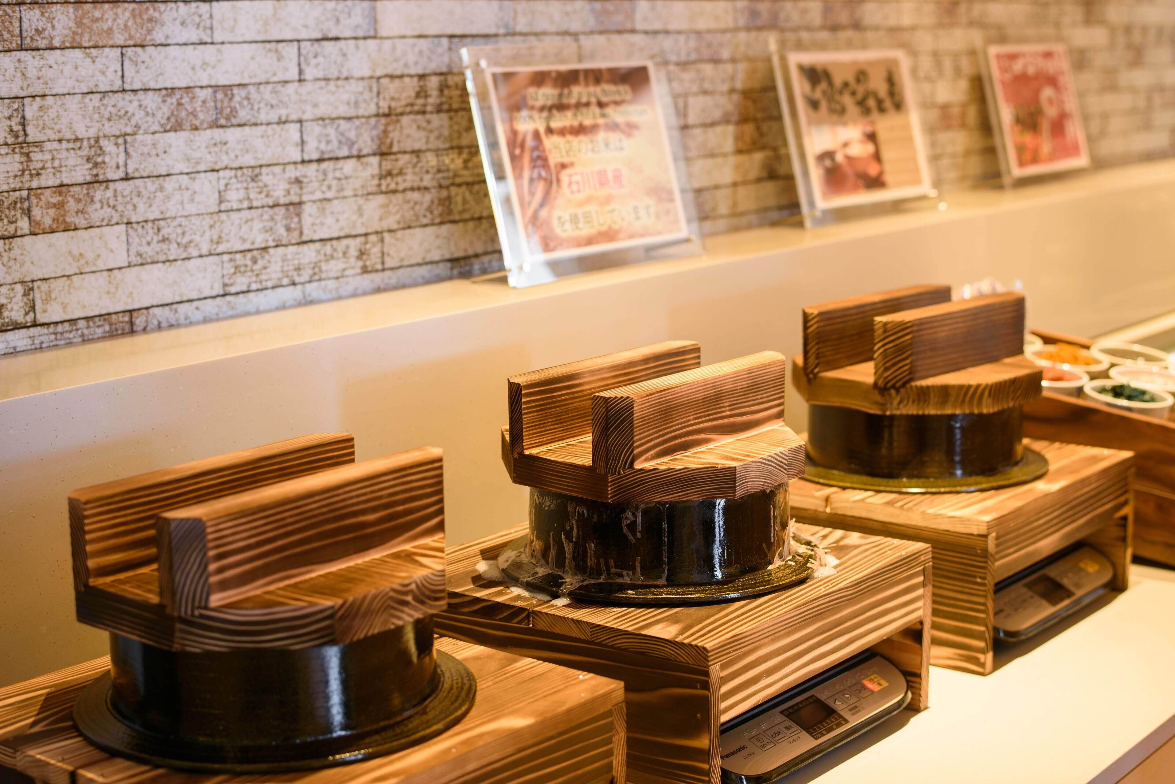 daily buffet breakfast (jpy 2300 per person)