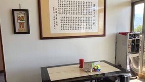 Lobby sitting area - Satori Tea (Alishan)
