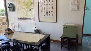 Lobby sitting area - Satori Tea (Alishan)