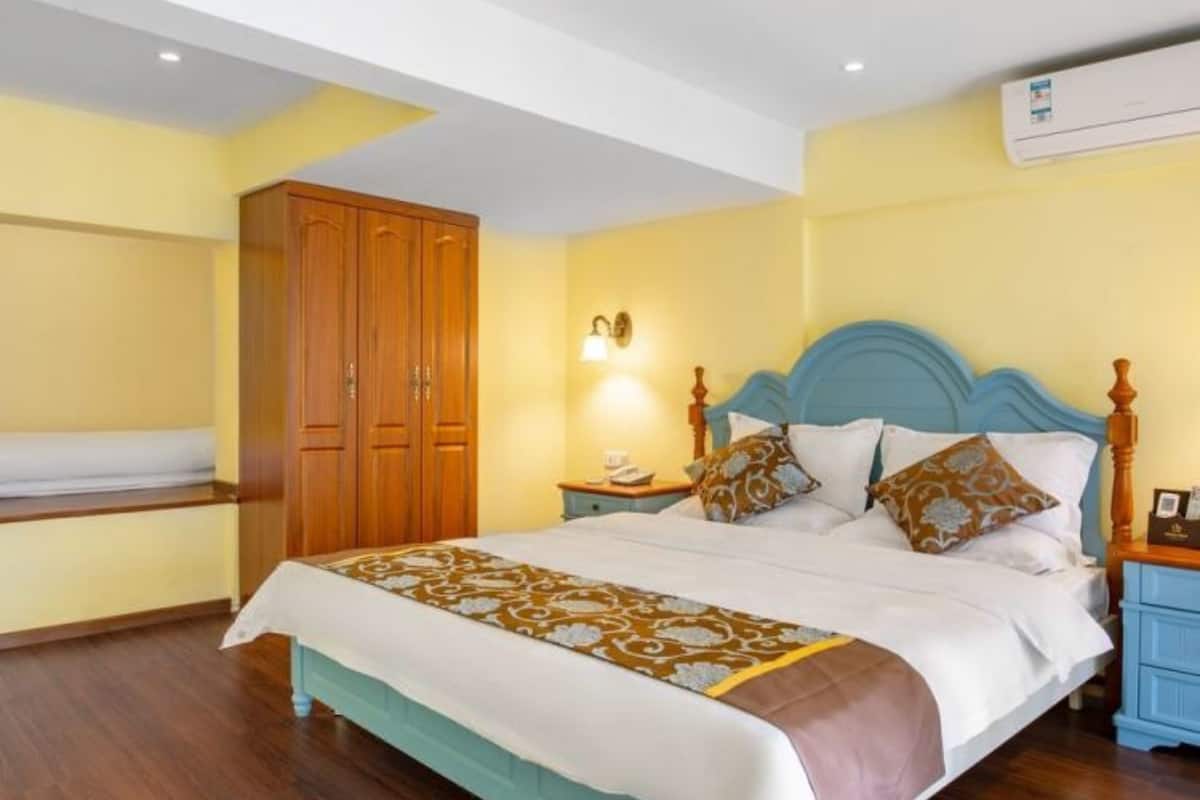 Family Room (Mainland Chinese Citizen Only) | Free WiFi, bed sheets