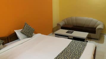 Soundproofing, free WiFi, bed sheets