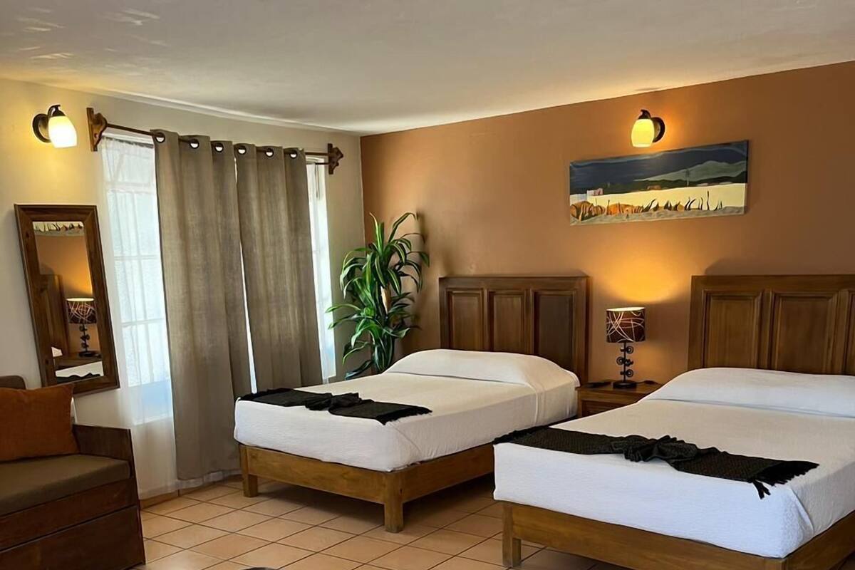 Familien-Vierbettzimmer | Verdunkelungsvorhänge, schallisolierte Zimmer, Bügeleisen/Bügelbrett