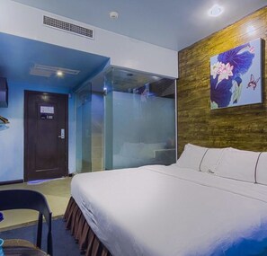 Quarto casal luxo, para não fumantes | Escrivaninha, cortinas blackout, Wi-Fi de cortesia, roupa de cama