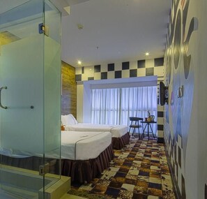 Escritorio, cortinas blackout, wifi gratis y ropa de cama