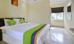 Iron/ironing board, rollaway beds, free WiFi