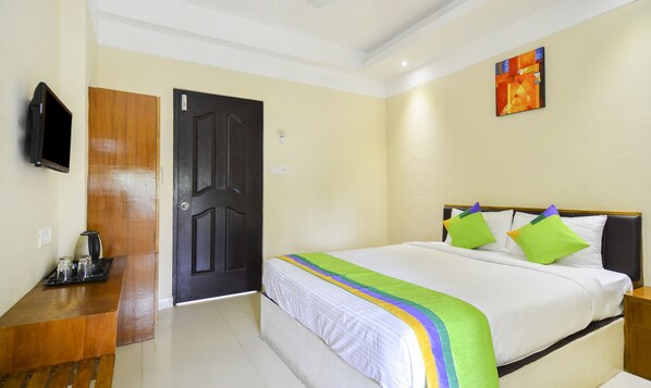 Iron/ironing board, rollaway beds, free WiFi