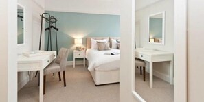 Rom – superior | 1 soverom, individuelt dekorert, individuelt innredet og skrivebord