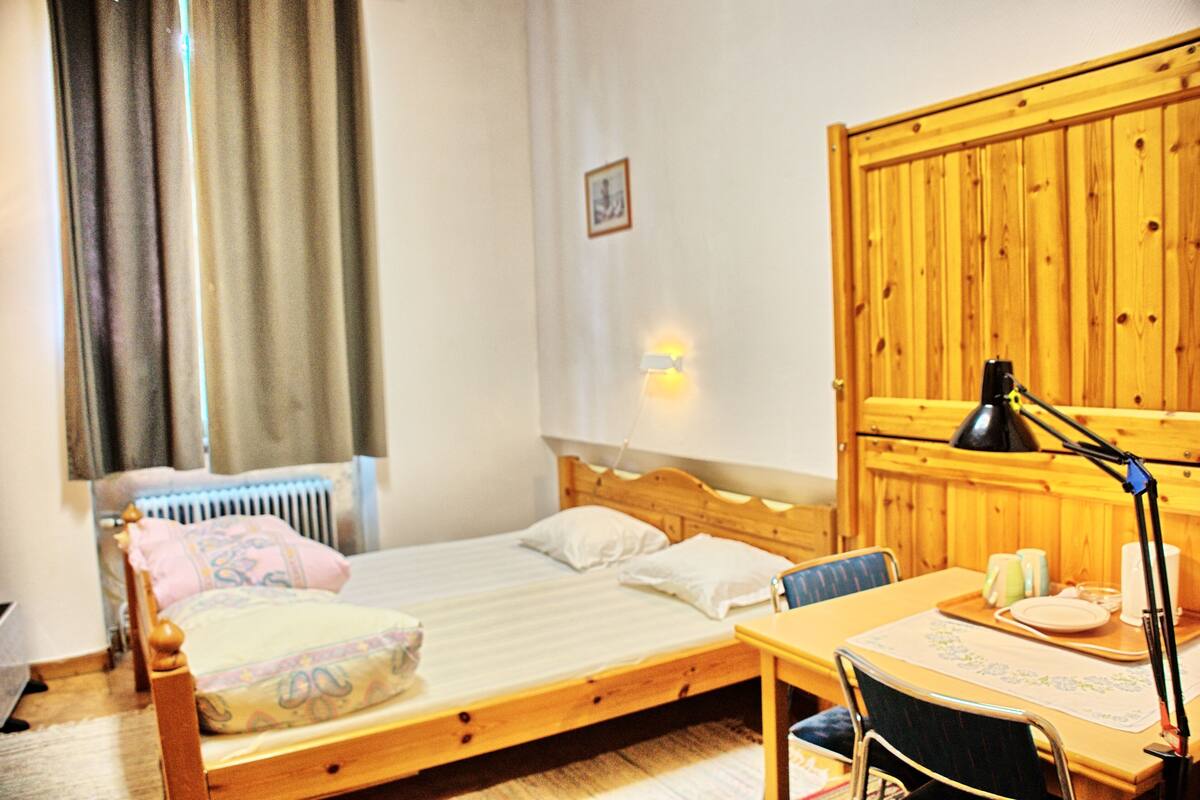 Basic Double Room | In-room safe, laptop workspace, blackout drapes, free WiFi