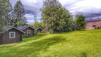 Basic Chalet | Garden view