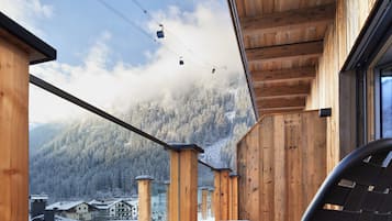Junior-Suite, Balkon | Allergikerbettwaren, Zimmersafe, Schreibtisch