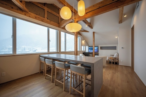 客室内のダイニングエリア