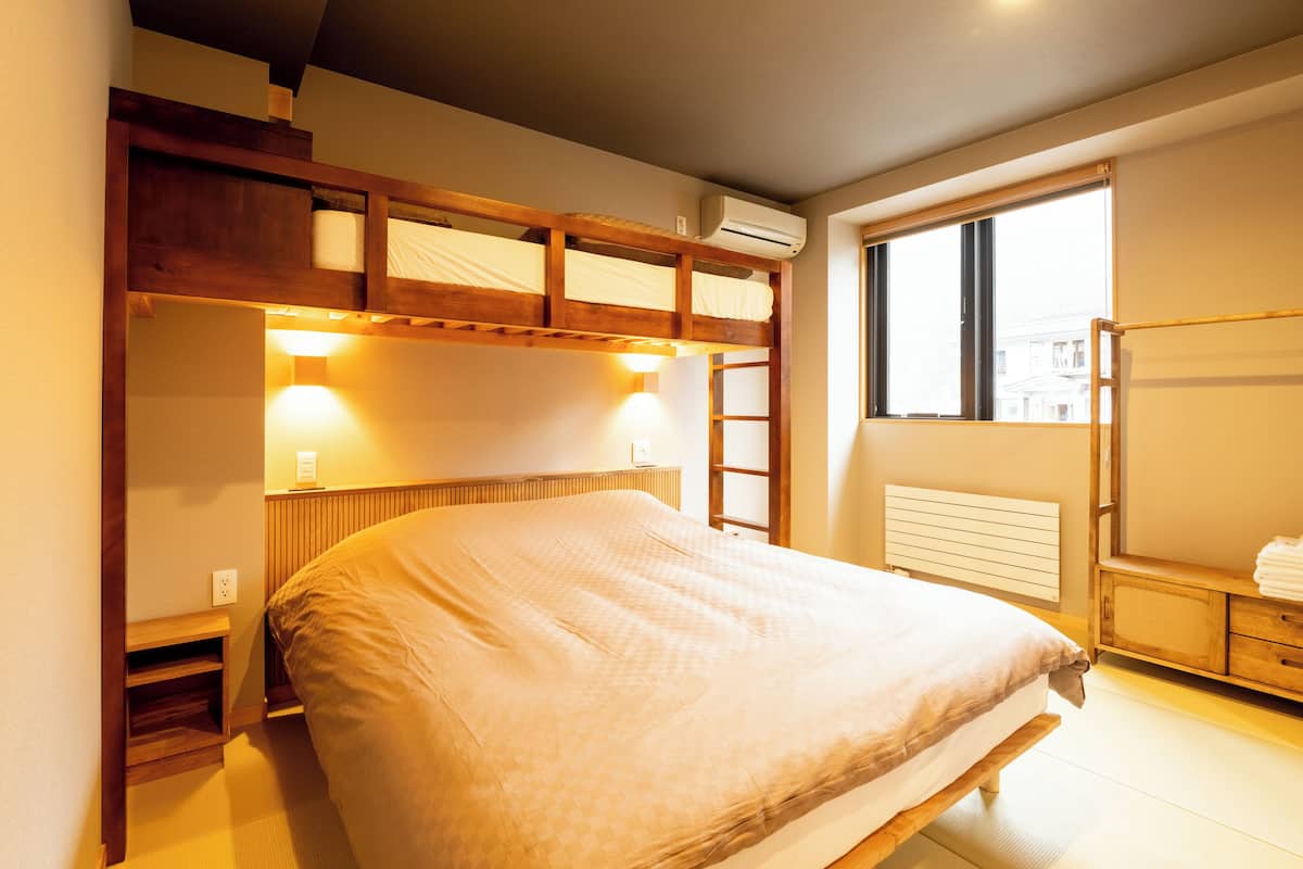 Superior Penthouse, Annex Building