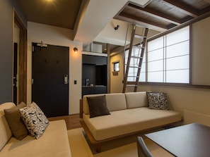 Premium Suite | Living area | Flat-screen TV - Tanuki Nozawa (Nozawaonsen)