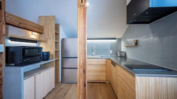 Premium Apartment | Private kitchen | Fridge, electric kettle