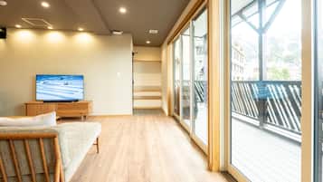 Premium Apartment, 2 Bedrooms, Mountain View | Terrace/patio