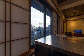Free WiFi, bed sheets - Tanuki Luxury Apartments (Nozawaonsen)
