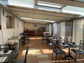 Restaurant - Hotel du Quai (Villeneuve)