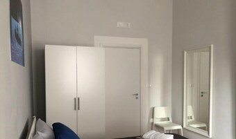 Minibar, escritorio, sistema de insonorización y wifi gratis 