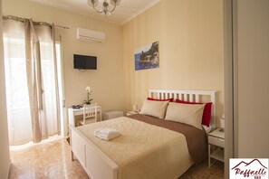 Minibar, desk, soundproofing, free WiFi - B & B Raffaello (Terzigno)