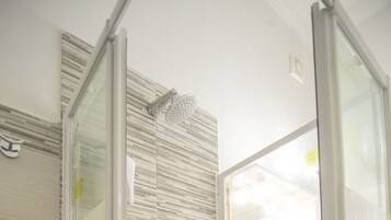 Douche de la salle de bain