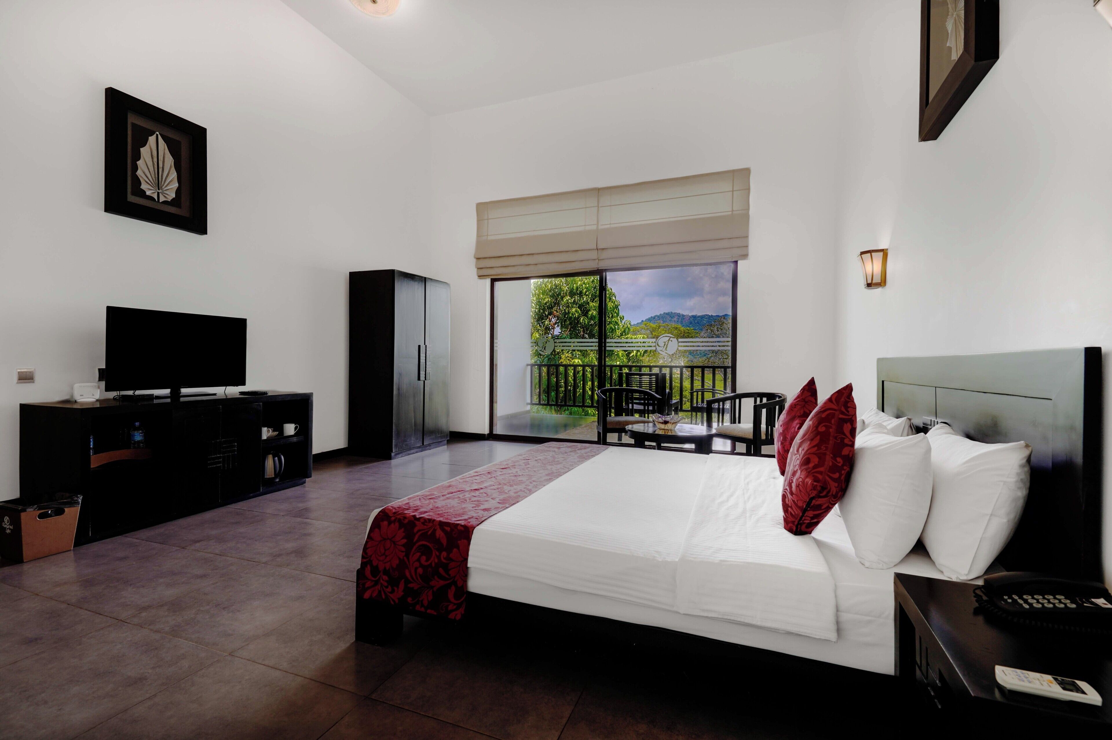 20 bedrooms, in-room safe, desk, iron/ironing board (on request)