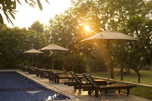 Grand Tamarind Lake