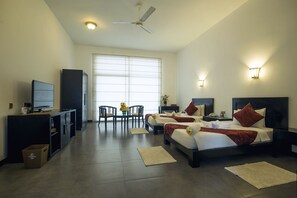 Deluxe Double Room | 20 bedrooms, in-room safe, desk, iron/ironing board