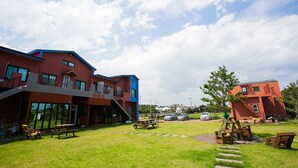 Exterior - Seogwipo Red Piano Pension (Seogwipo)