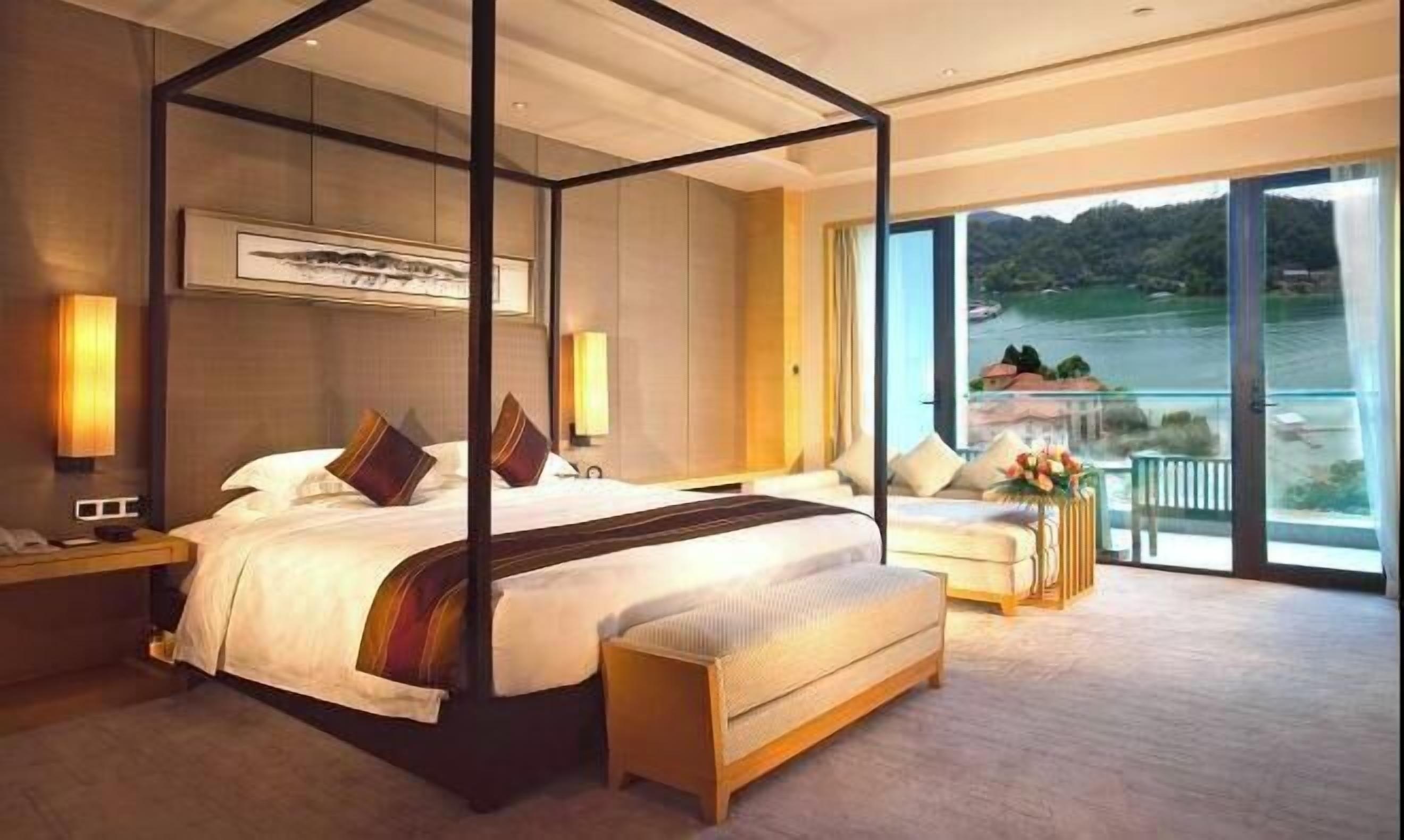 Cortinas blackout, quartos à prova de som, Wi-Fi de cortesia