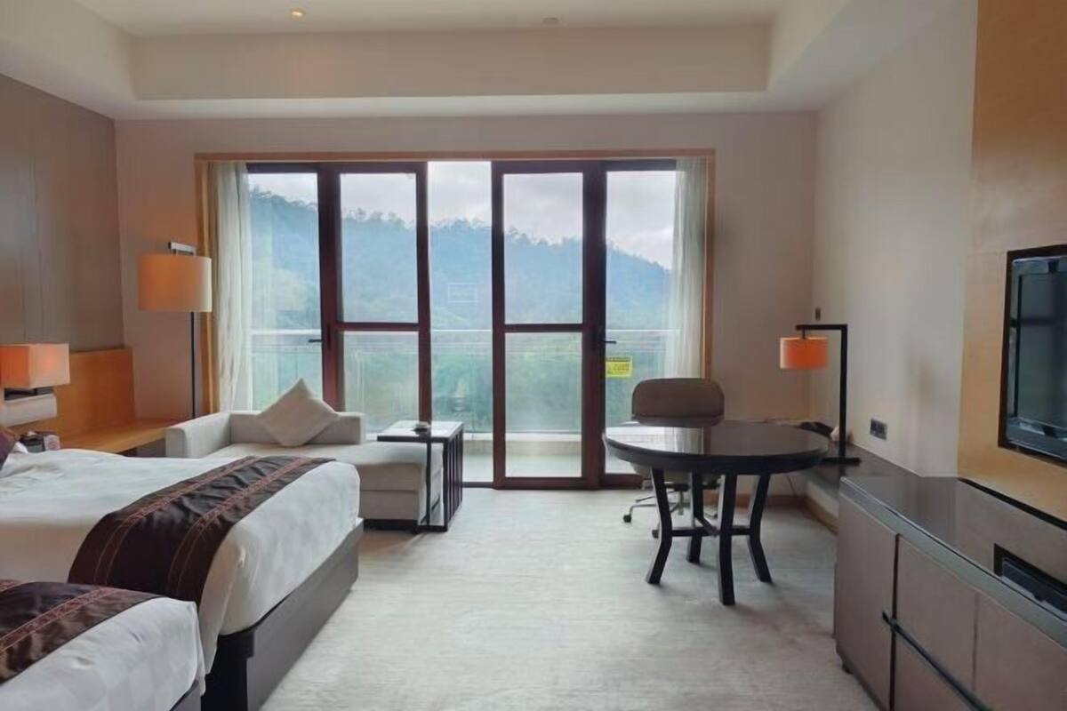 Blackout curtains, soundproofing, free WiFi, bed sheets