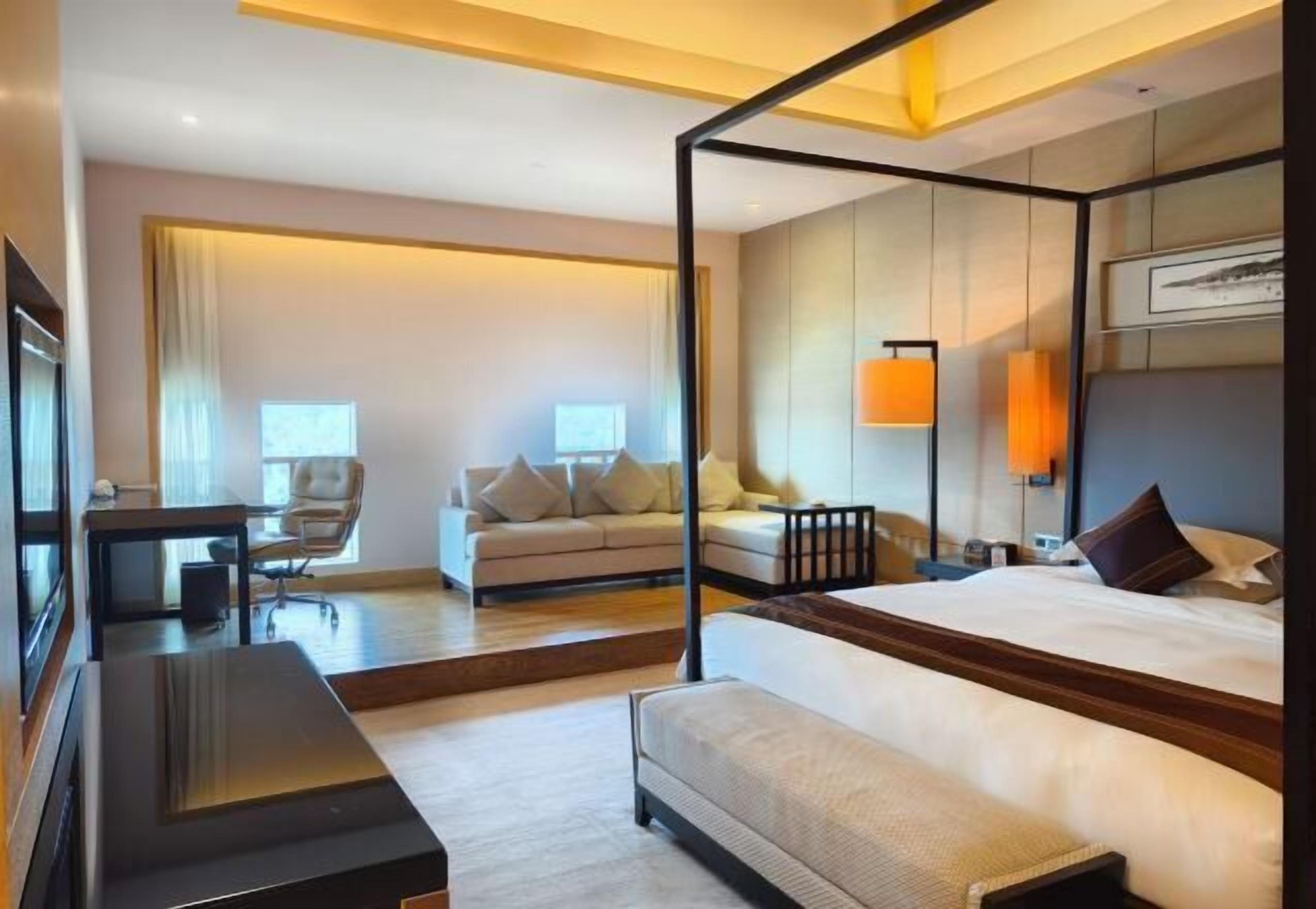 Cortinas blackout, quartos à prova de som, Wi-Fi de cortesia