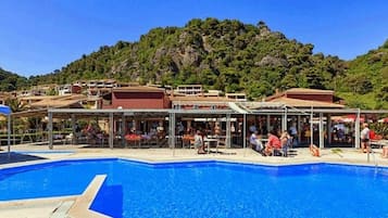 Seasonal outdoor pool