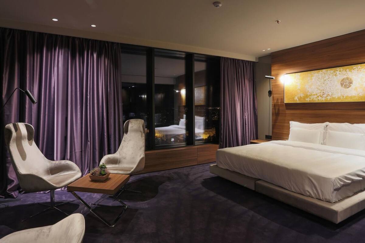 1 bedroom, minibar, in-room safe, desk