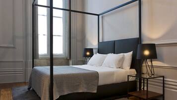 Royal Apartment | Individually decorated, soundproofing, free cribs/infant beds