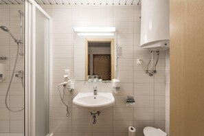 Camera tripla | Bagno | Doccia, asciugamani